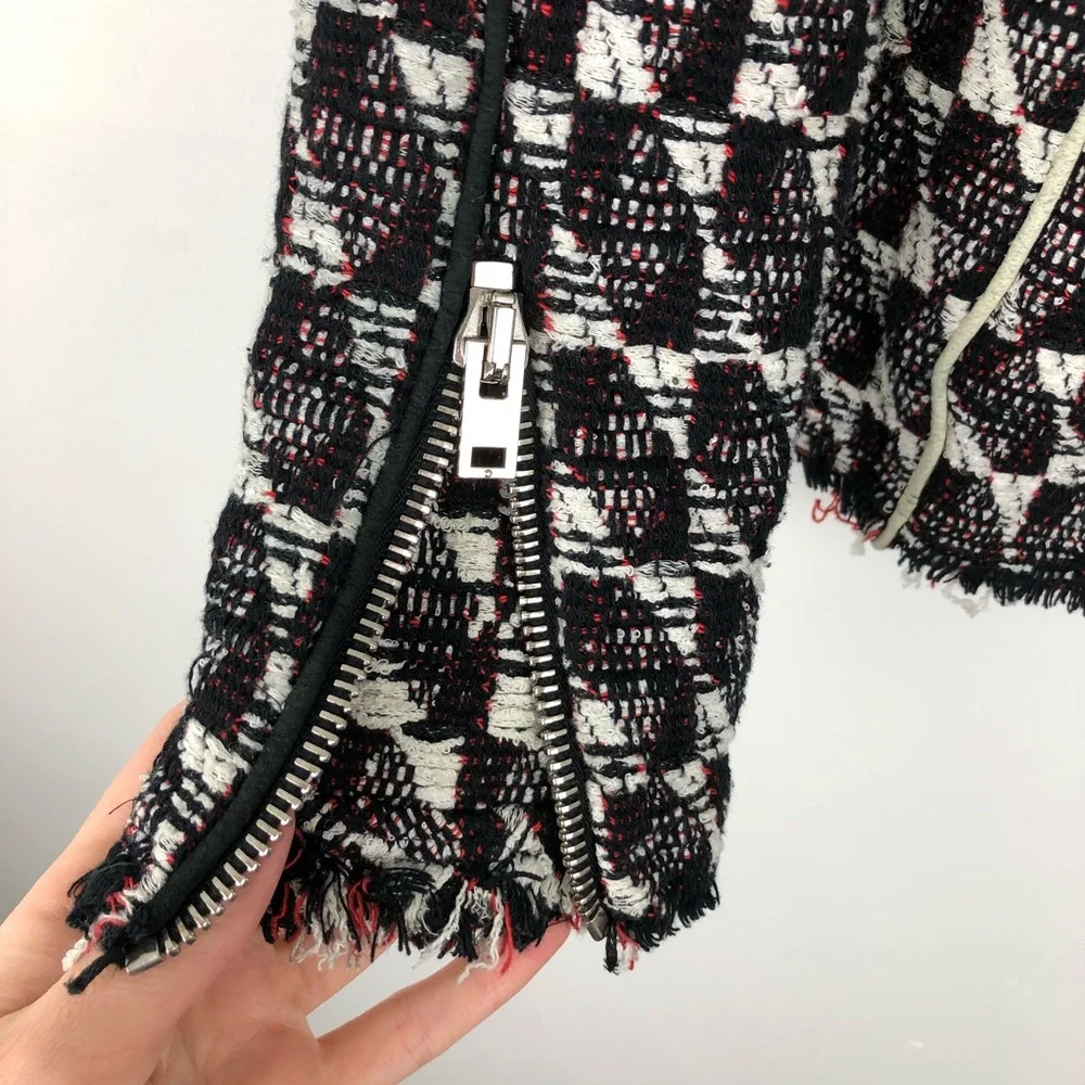 I R O - Picture 15 of 16